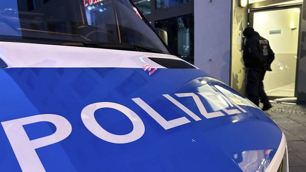 У Зінцизі звільнили заручників, але втратили слід злочинців