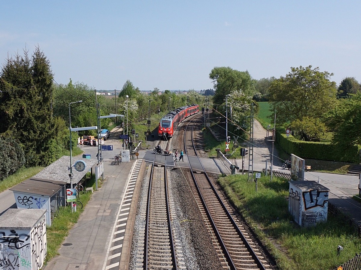 Потяг врізався у шкільний автобус у Бельгії