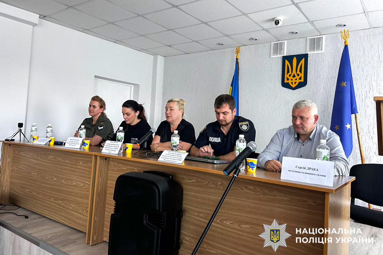 Підтримка родин, які чекають: представники Центру з розшуку осіб, зниклих безвісти за особливих обставин провели виїзний прийом у Зарічному